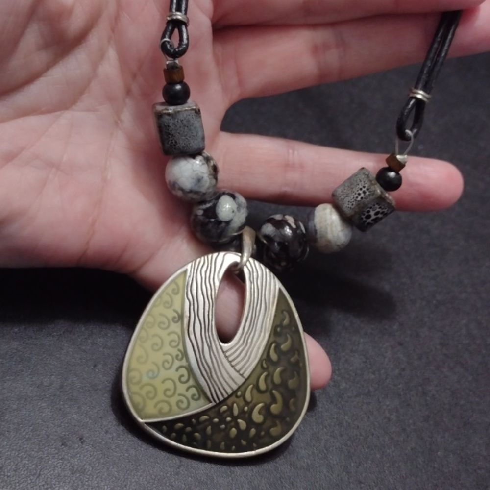 Green enamel pendant necklace 22-24.5"